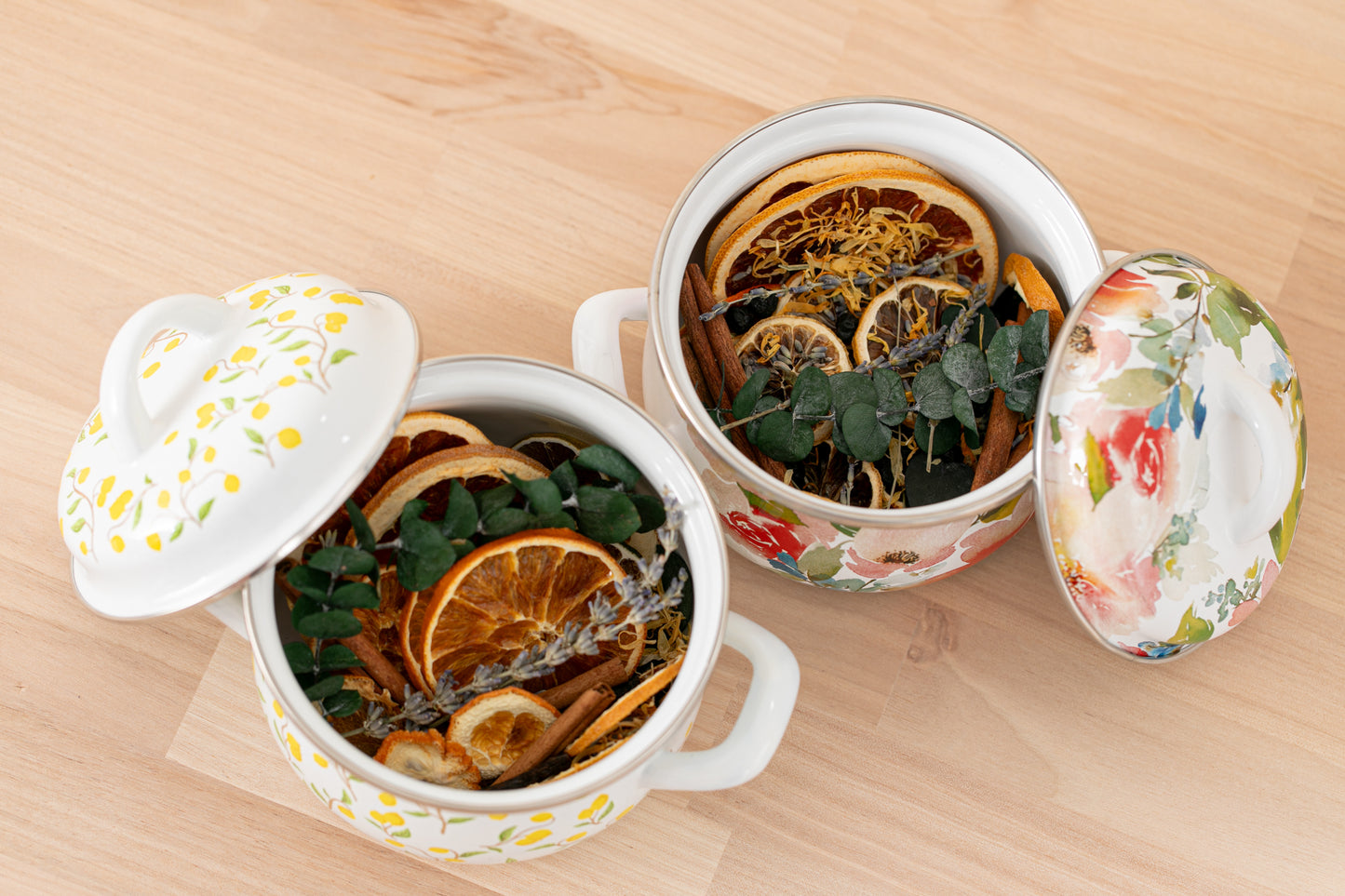 Simmering Potpourri Enamel Pot