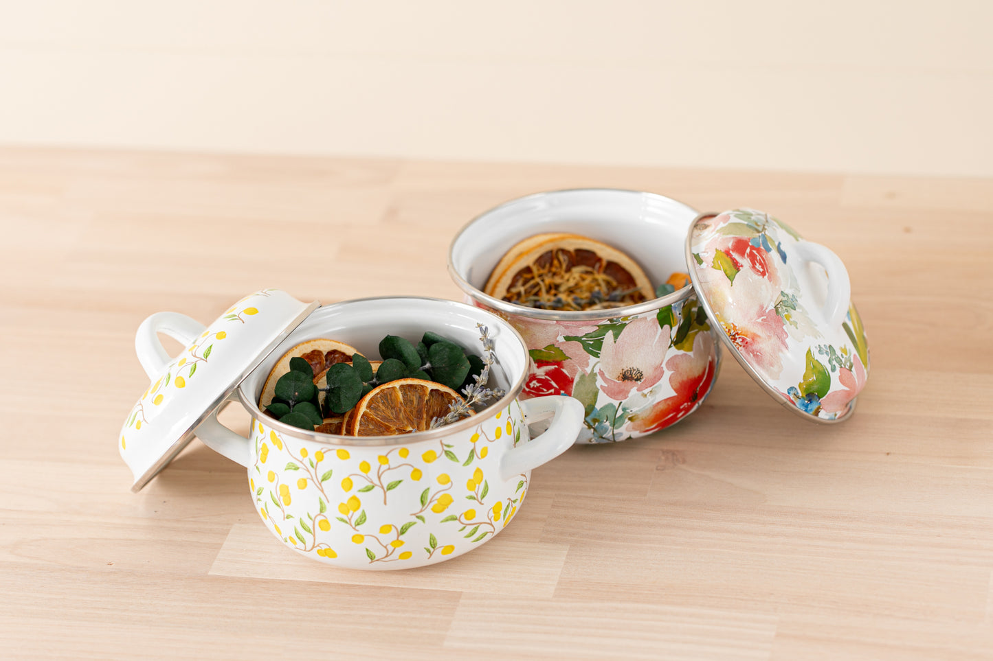 Simmering Potpourri Enamel Pot