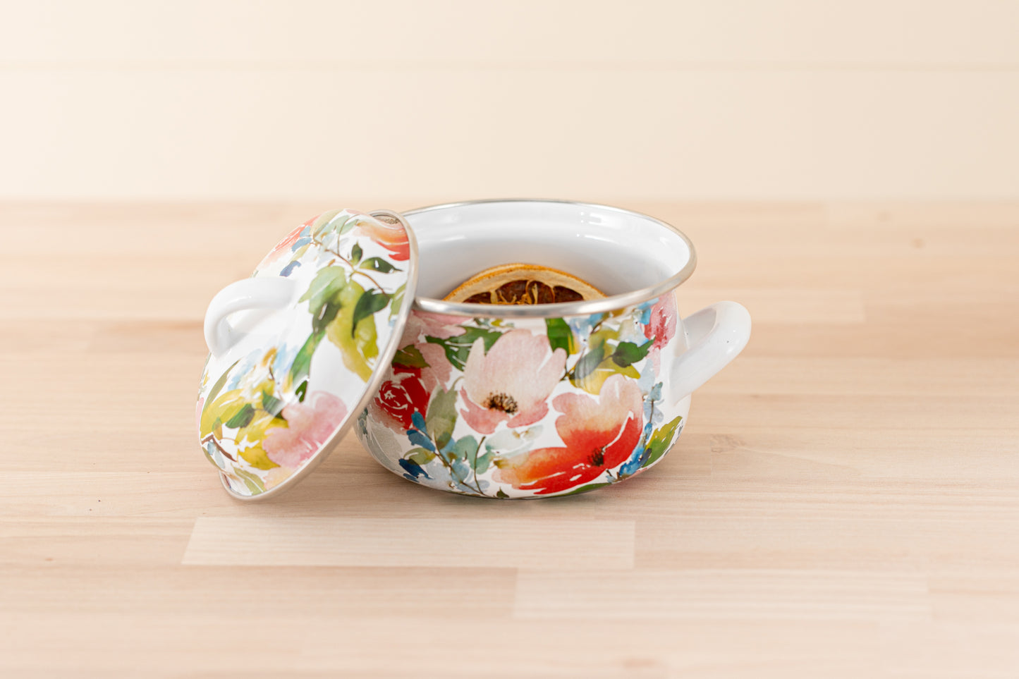 Simmering Potpourri Enamel Pot