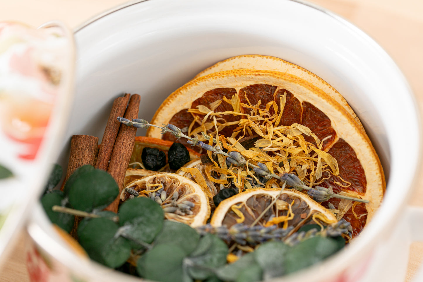 Simmering Potpourri Enamel Pot